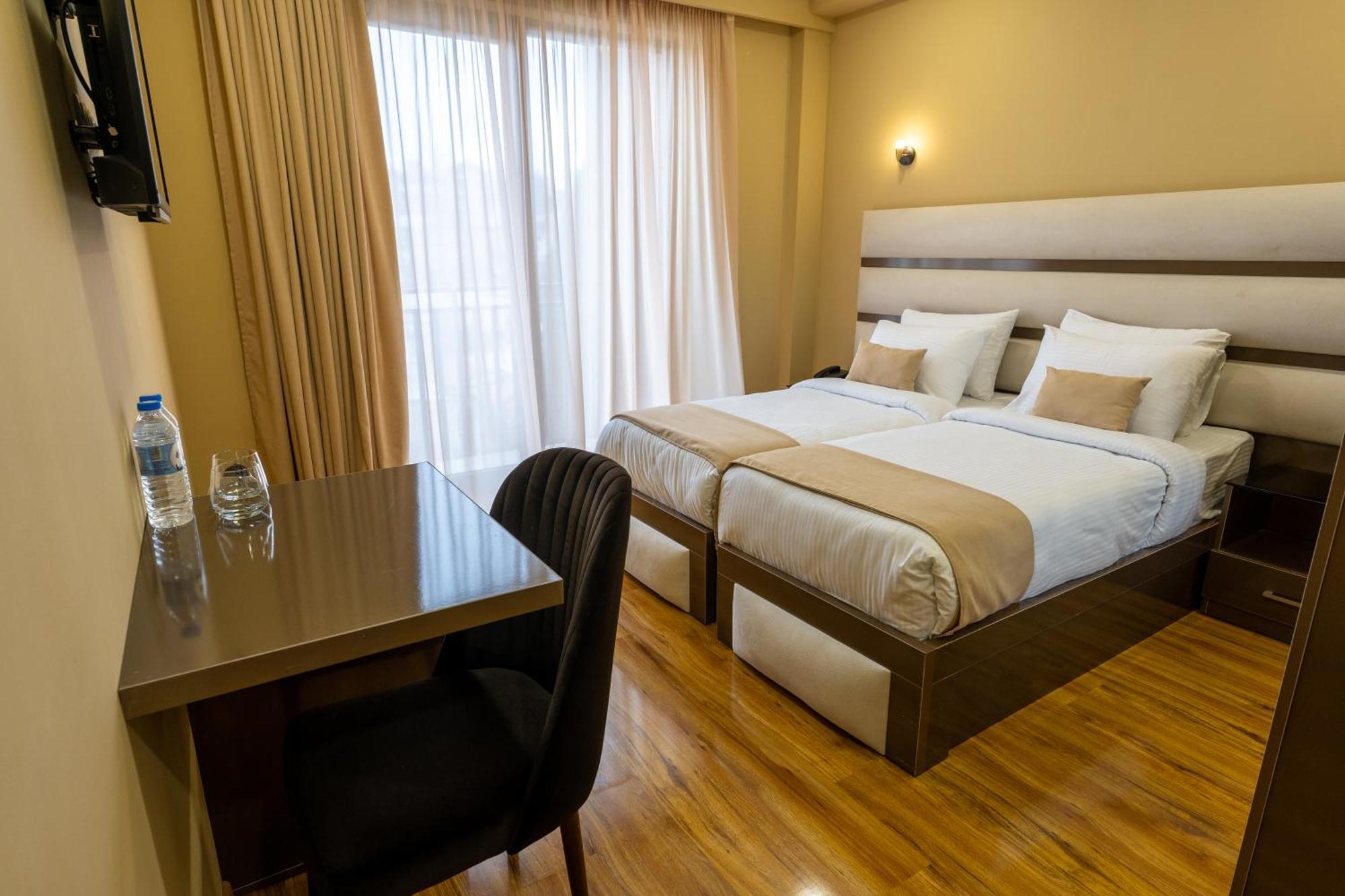 Hotel Residence Plaza Tbilisi Phòng bức ảnh